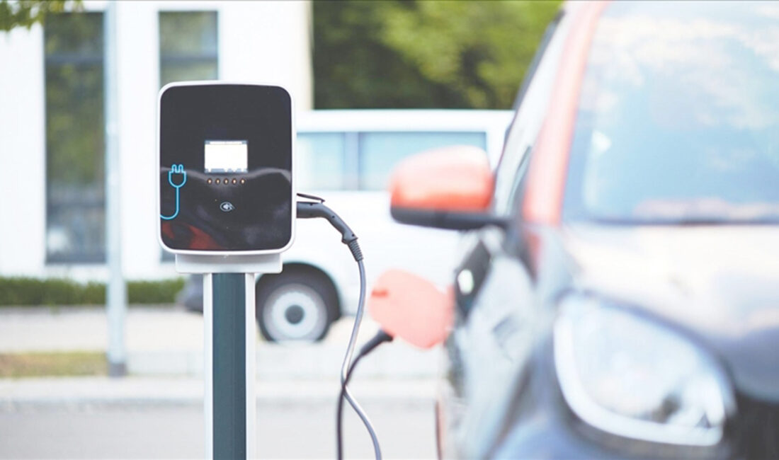 Birçok ülkede artık elektrikli araçlar tercih edilirken, Türkiye’de 2023 yılının