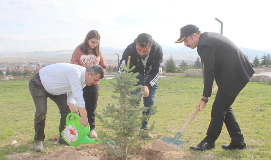 Emirdağ’da, 11 Kasım Milli Ağaçlandırma Günü kapsamında ‘Geleceğe Nefes Cumhuriyete
