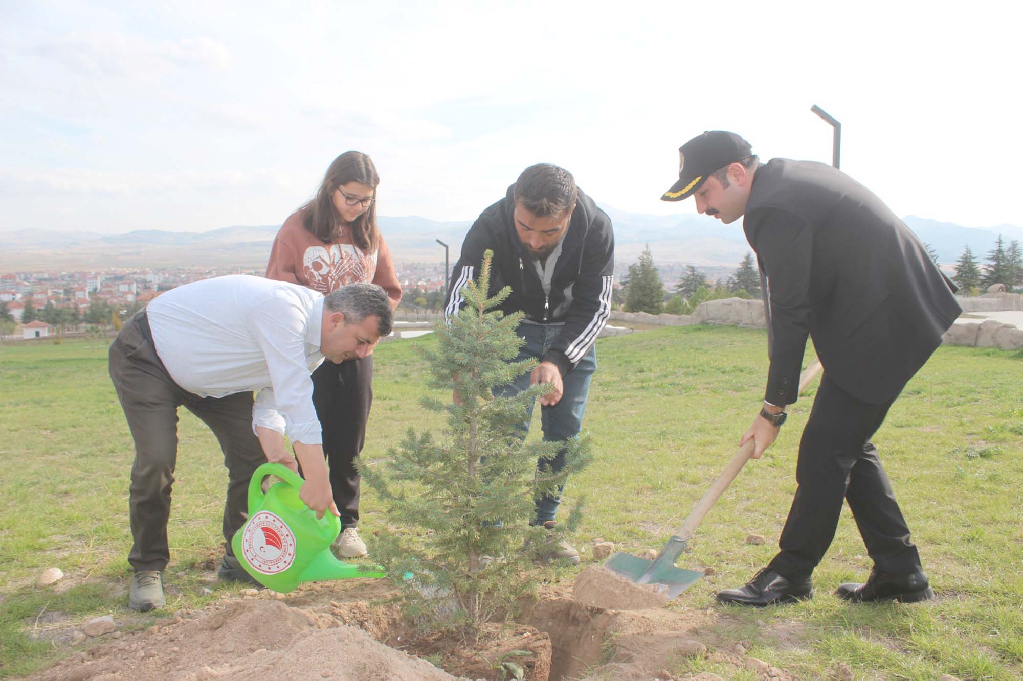 Emirdağ’da, 11 Kasım Milli Ağaçlandırma Günü kapsamında ‘Geleceğe Nefes Cumhuriyete
