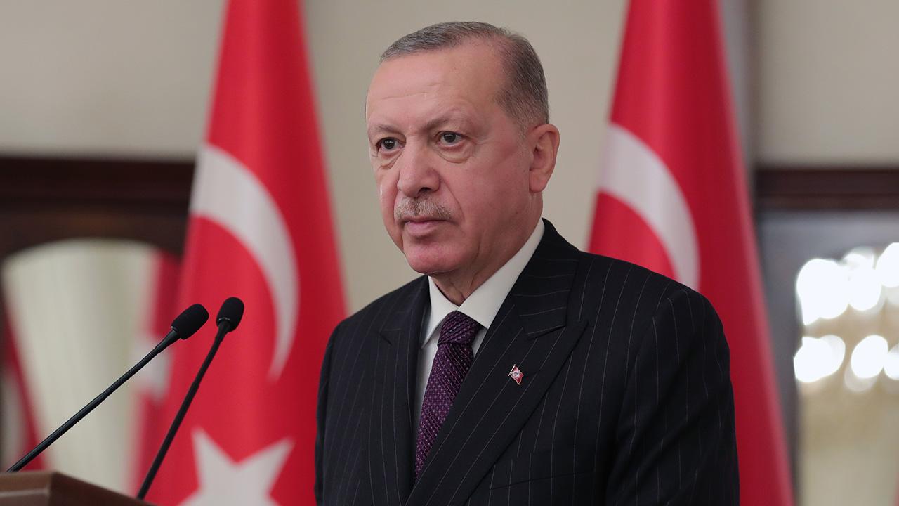 Cumhurbaşkanı Recep Tayyip Erdoğan, 16 Kasım 2021’de vefat eden şair,