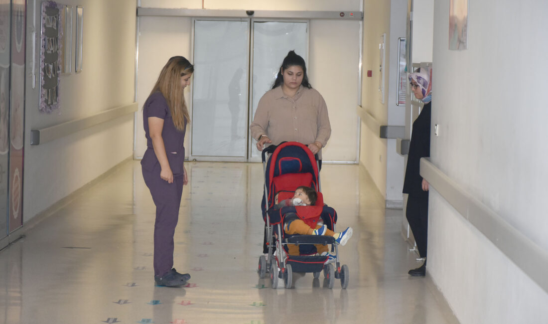 İkizler ilk yaşlarını kutladılar Afyonkarahisar’da 29 haftalıkken 1 kilo 700’er gram ağırlığında hayata