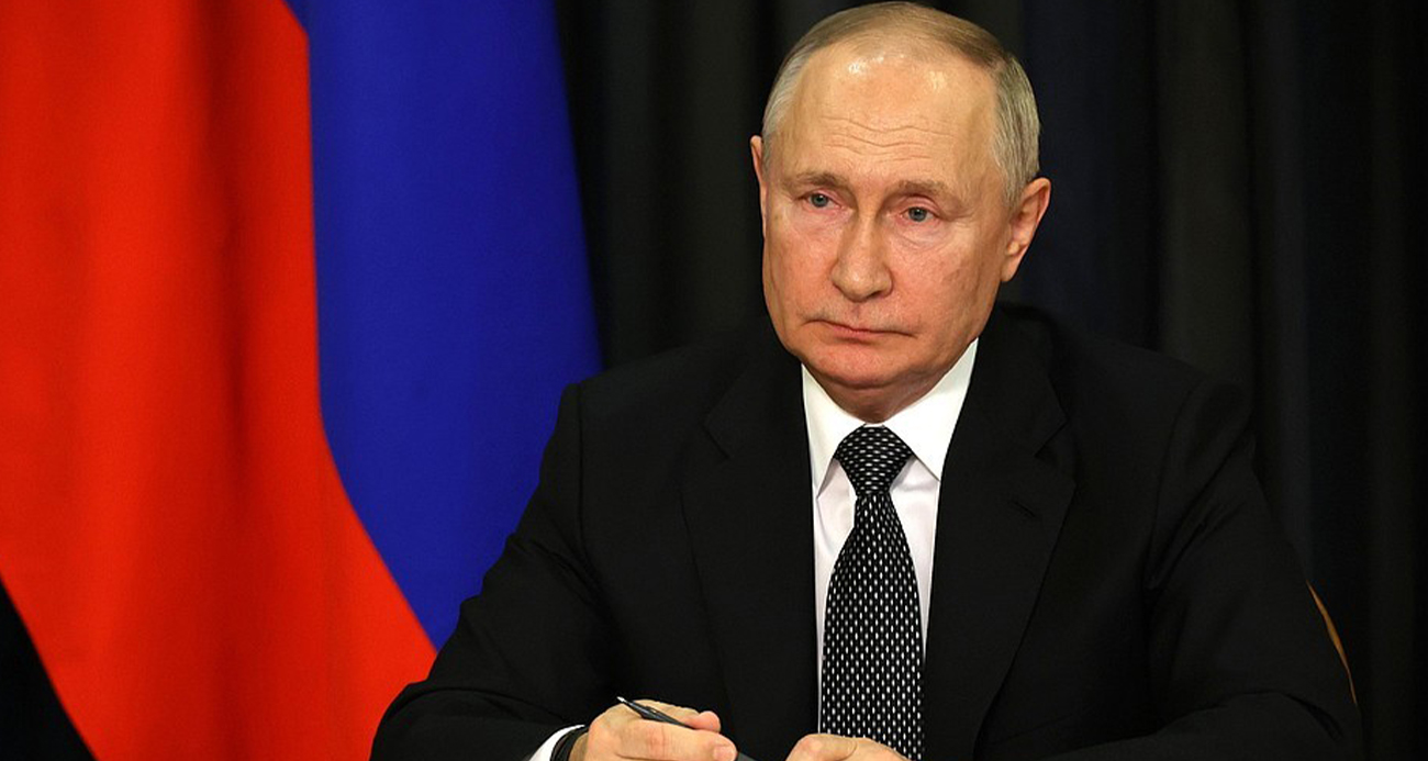 Dünya Rusya Halk Konseyi’nde konuşma yapan Rusya Devlet Başkanı Vladimir