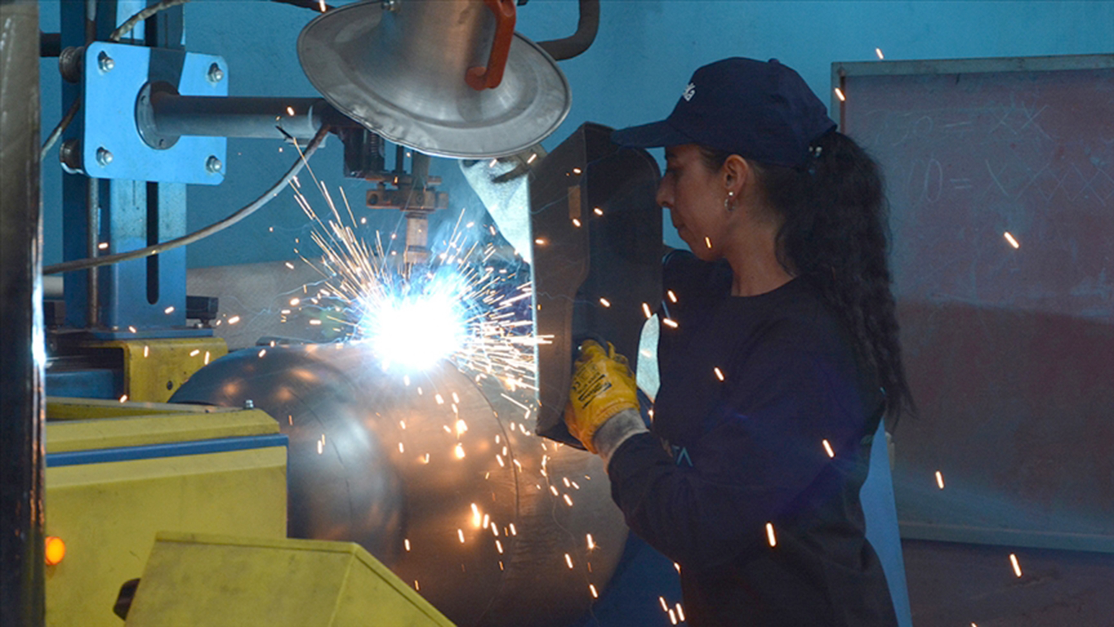 “İstihdam Atölyesi Meslek Kazandırma Programı” sayesinde CNC tezgah operatör ve
