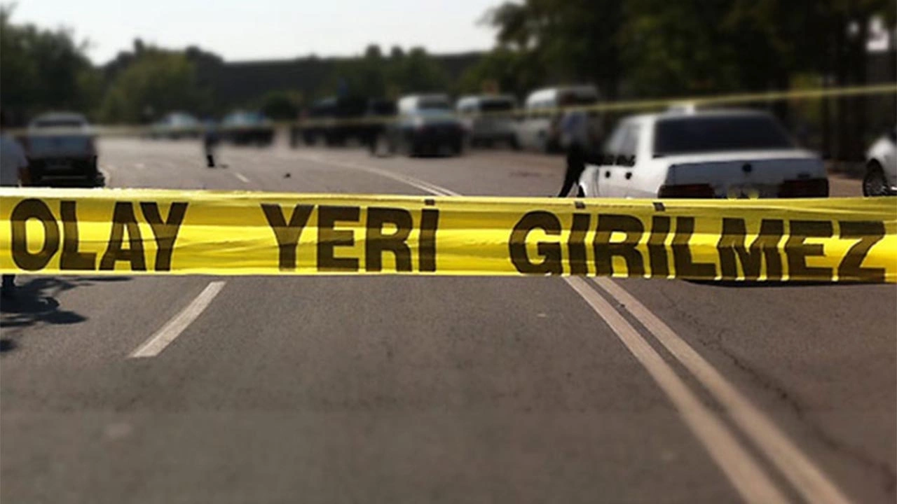 Afyonkarahisar’da kontrolden çıkan tırın yan yatması sonucunda sürücüsü yaralandı. Edinilen