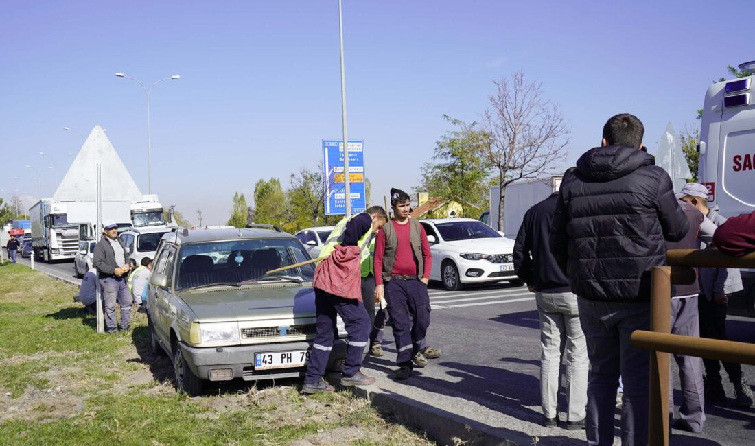 Kütahya’da, araç kullanırken kalp krizi geçiren yaşlı adam hayatını kaybetti.