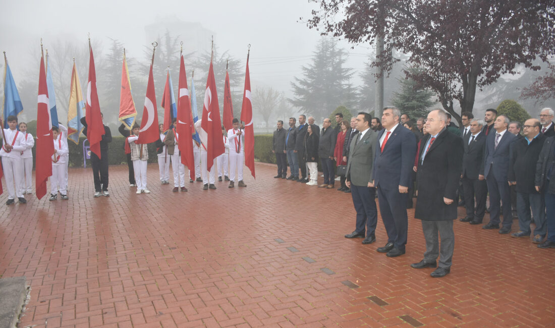Afyonkarahisar’da 24 Kasım Öğretmenler Günü düzenlenen törenlerle coşkuyla kutlandı. Kocatepe