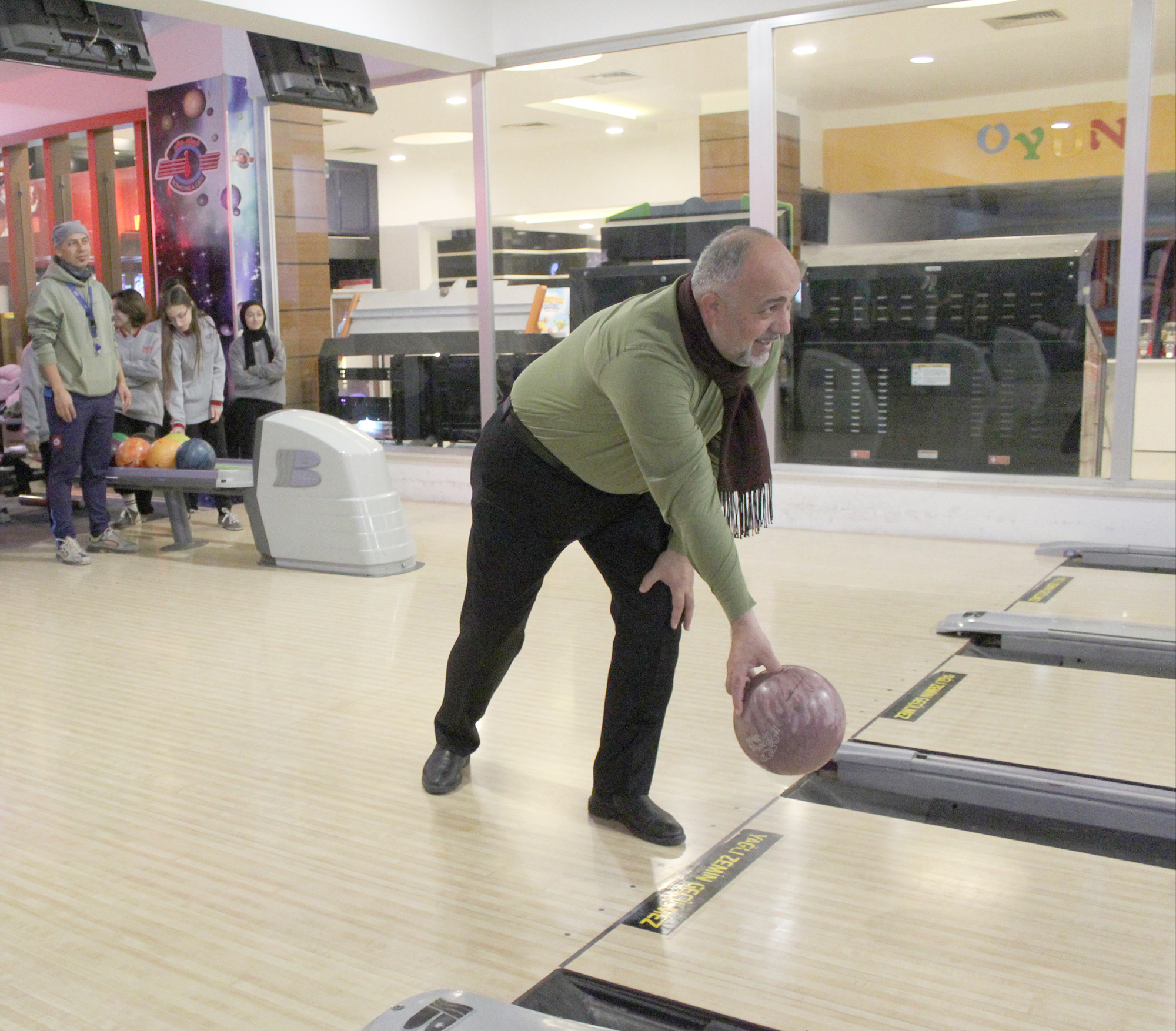 Okul sporları faaliyet programında yer alan Gençler Bowling müsabakaları 50