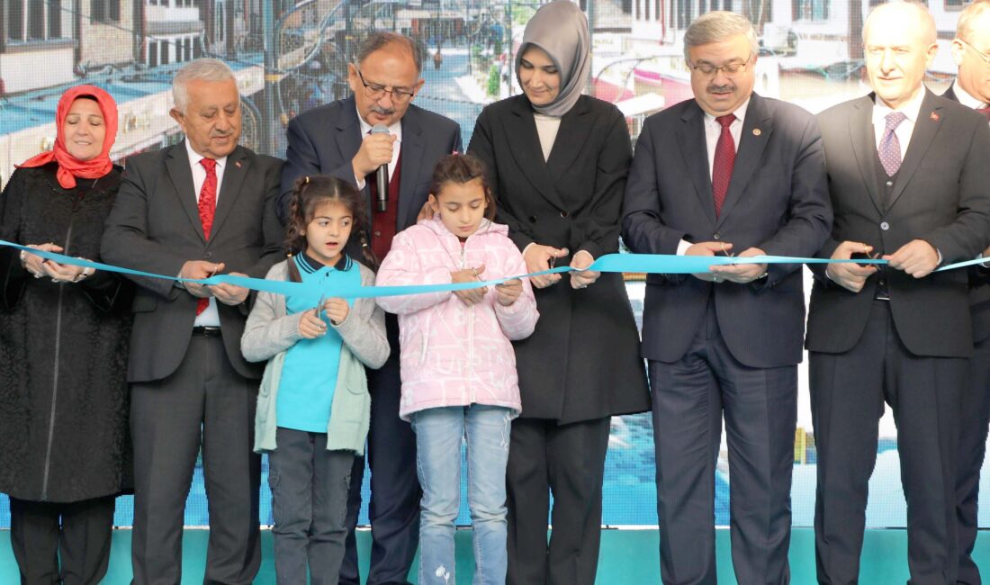 Çevre, Şehircilik ve İklim Değişikliği Bakanı Mehmet Özhaseki, Afyonkarahisar’daki kentsel