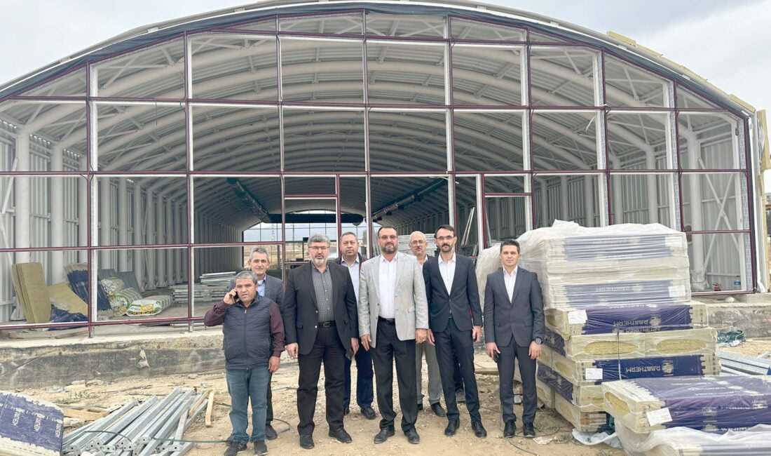 AK Parti Afyonkarahisar Milletvekili Ali Özkaya, İlçe ve beldelerde vatandaşlarla