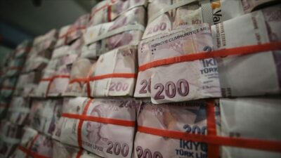 Türkiye ekonomisi yılın üçüncü çeyreğinde beklentilerin üzerinde yüzde 5,9 büyüme