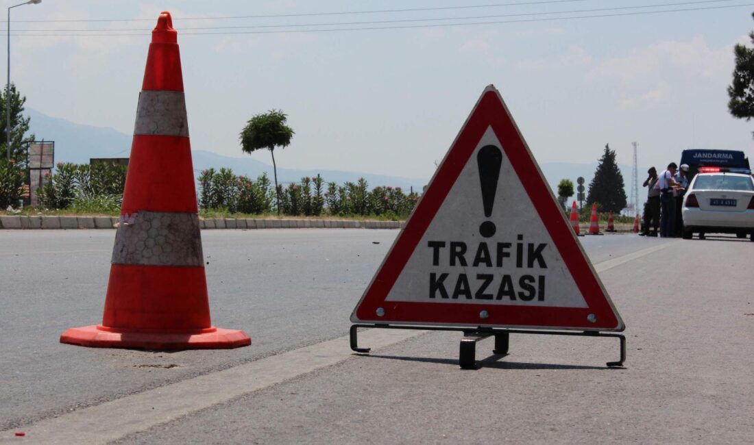 Otomobil ile ATV çarpıştı: 1 yaralı Afyonkarahisar’ın Emirdağ ilçesinde medyana gelen kazada otomobil ile ATV’nin çarpışması