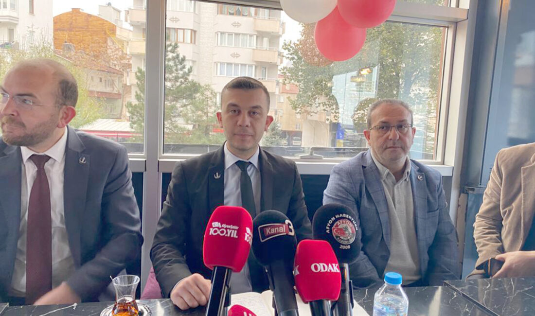 Yeniden Refah Partisi Afyonkarahisar İl Başkanı Fehmi Güray Çakır, İsrail’in