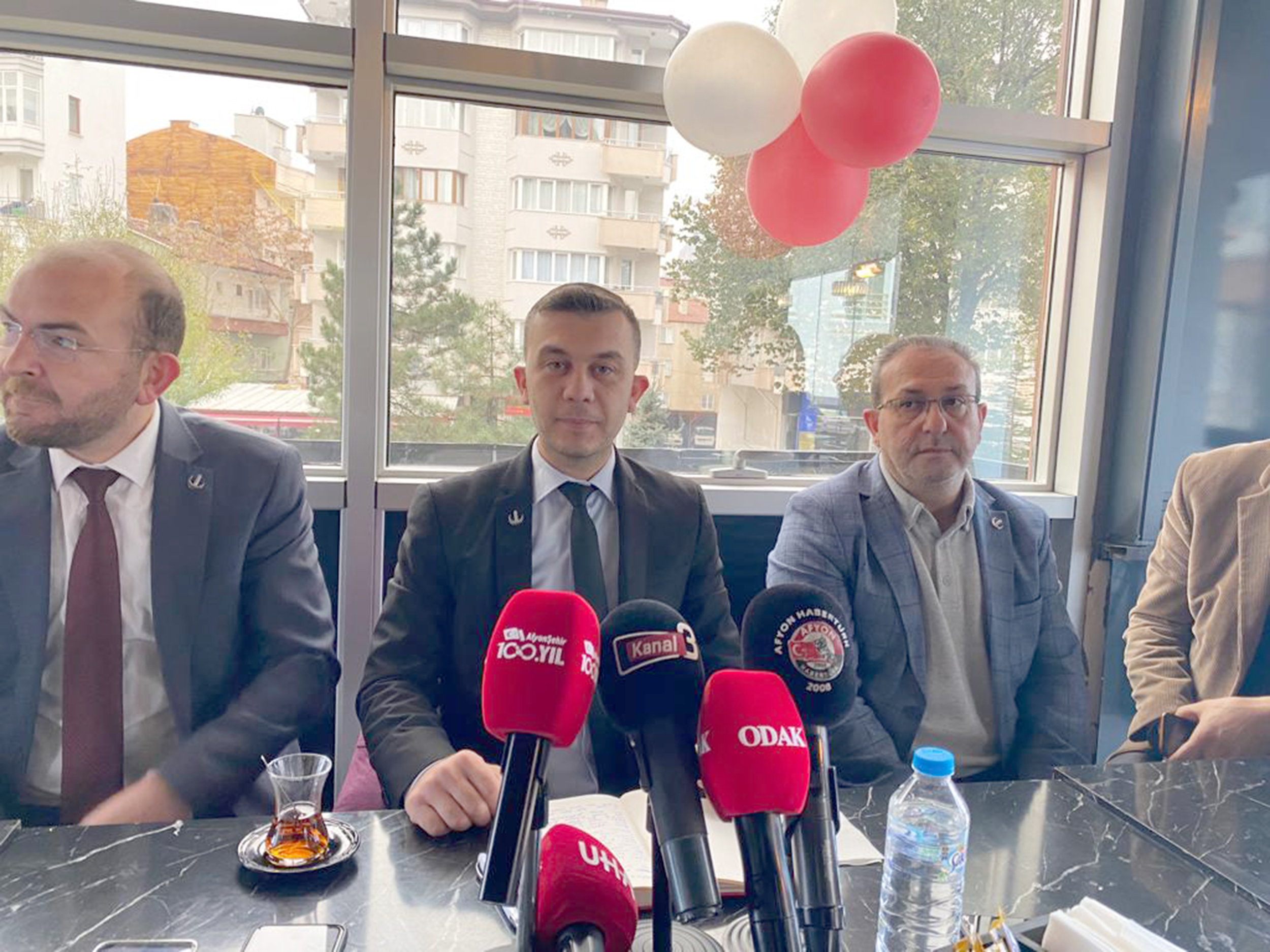 Yeniden Refah Partisi Afyonkarahisar İl Başkanı Fehmi Güray Çakır, İsrail’in
