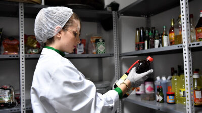 Konyaaltı Belediyesi yılbaşı öncesi, restoran ve alkol satışı yapan işletmelere