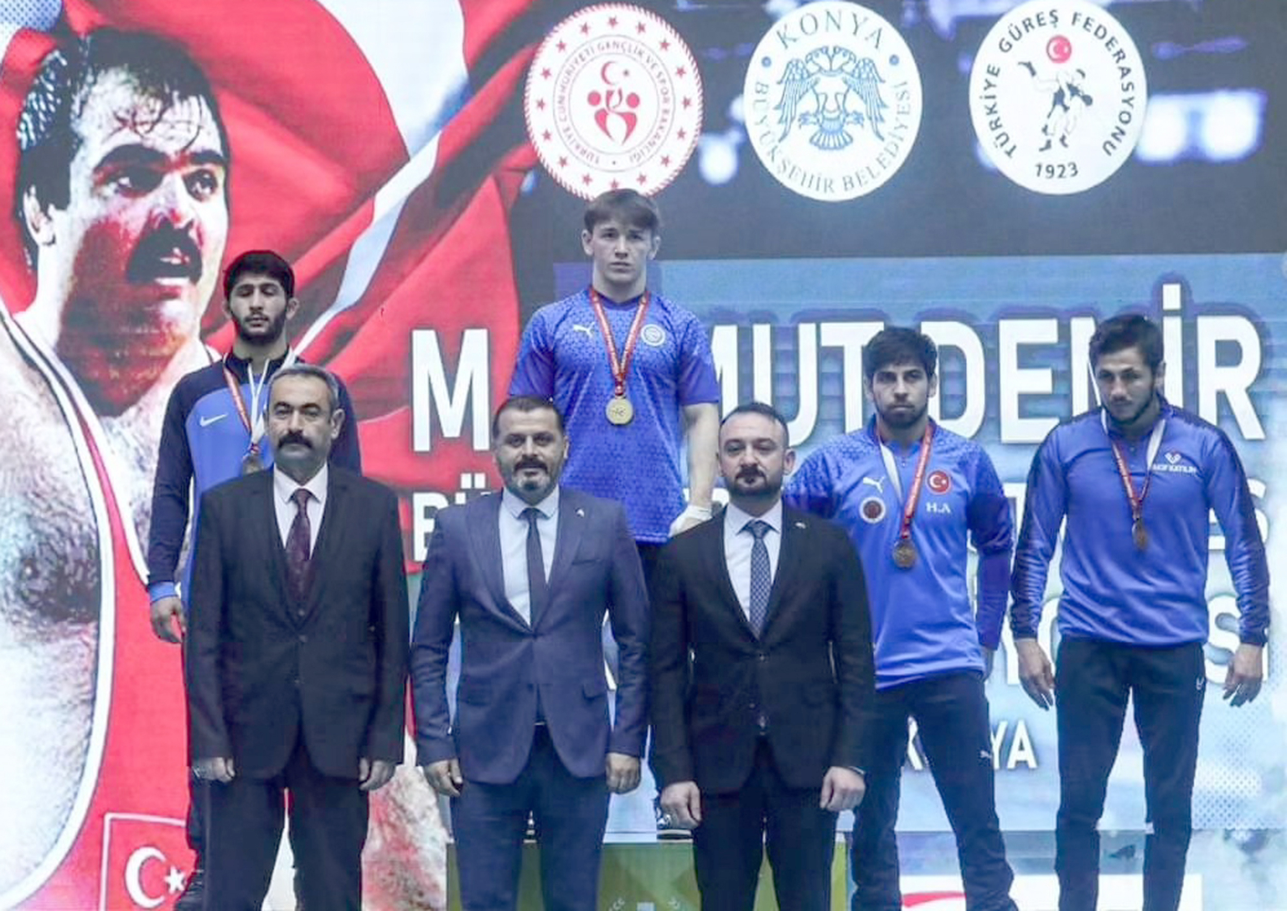 Konya’da düzenlenen Mahmut Demir Büyükler Serbest Güreş Şampiyonası’nda Türkiye Şampiyonu