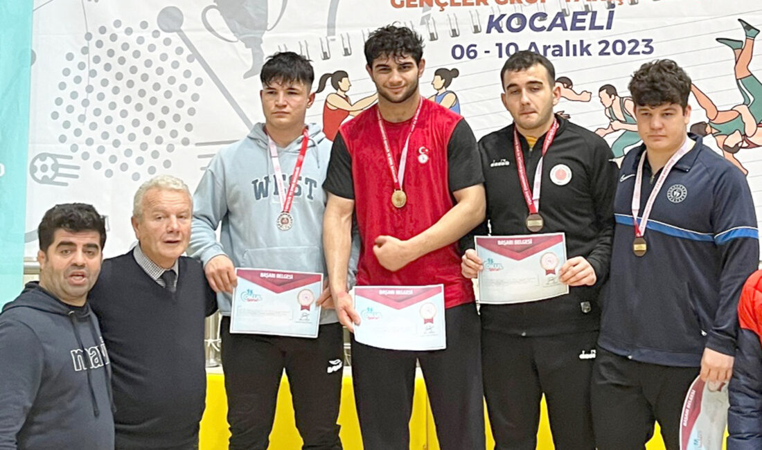 Kocaeli’de düzenlenen Okullararası Gençler A Güreş Grup müsabakalarında Afyonkarahisar’ı temsil