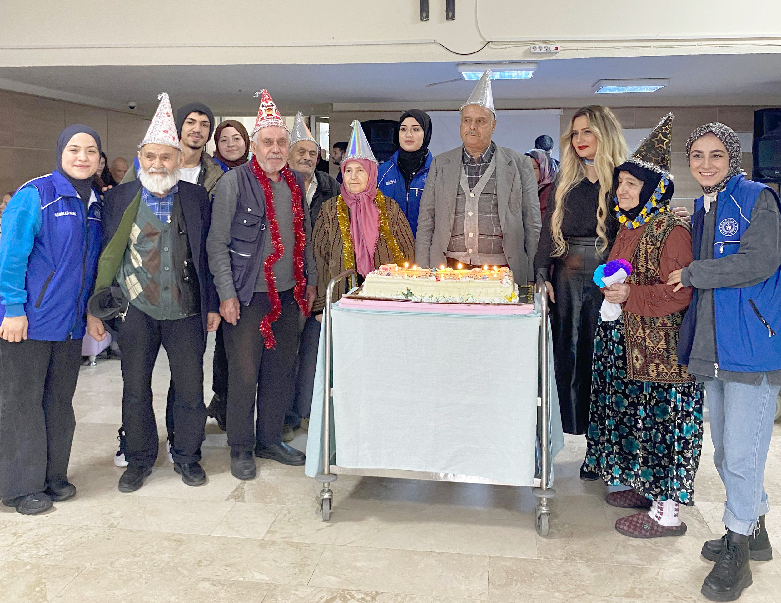 Afyonkarahisar’ın Sandıklı ilçesinde, Sandıklı Gençlik Merkezi gönüllüleri, Sandıklı Hüseyin Develi