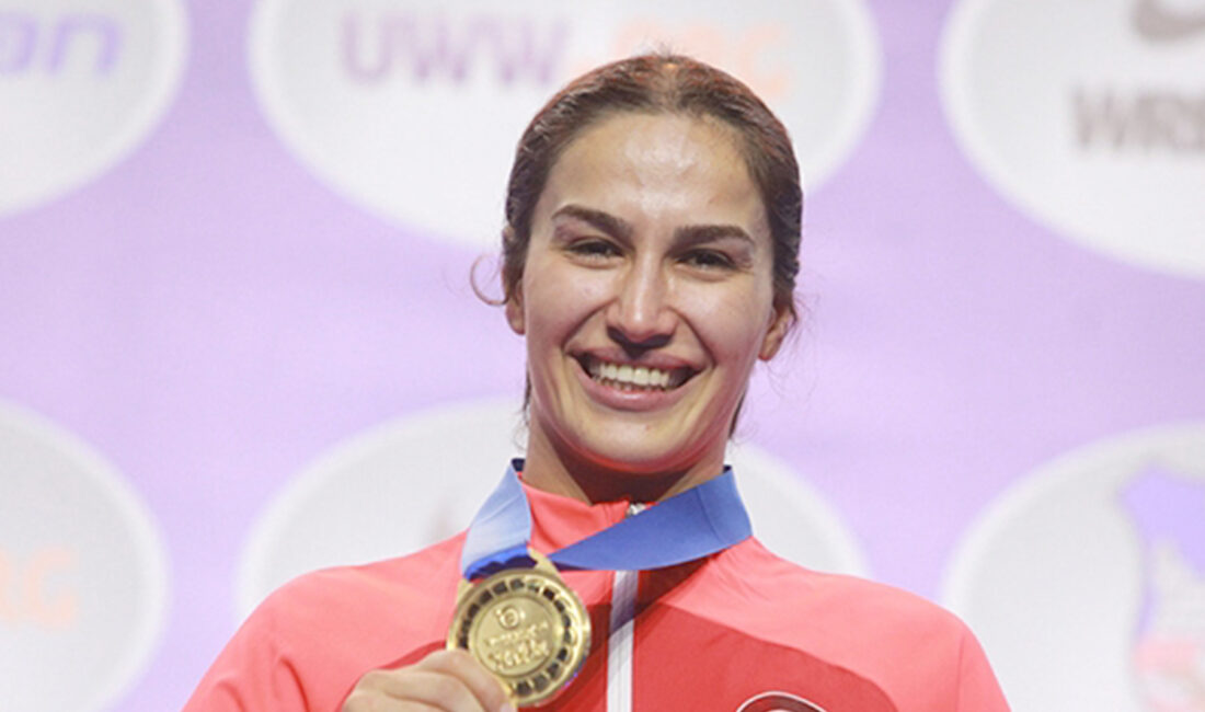 Avrupa Muaythai Şampiyonası’nda 60 kg kategorisinde şampiyon olan Kübra Kocakuş,