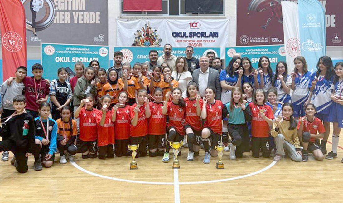 Okullararası Yıldız Kızlar Hentbol Müsabakaları geçtiğimiz hafta oynanan karşılaşmalarla tamamlandı.