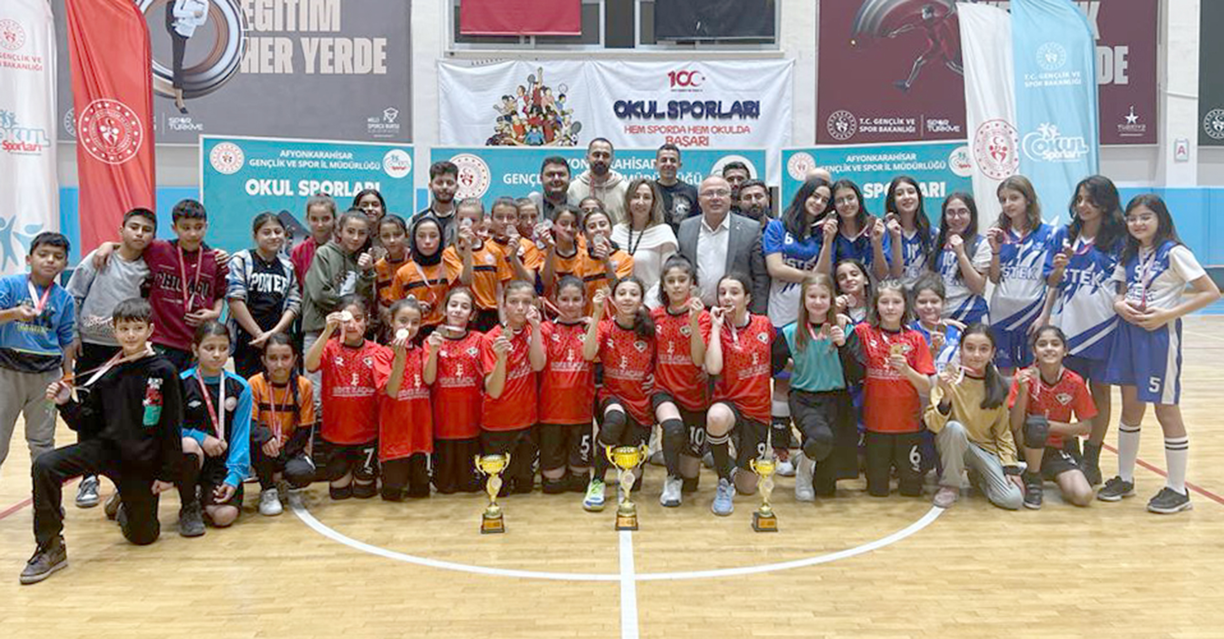 Okullararası Yıldız Kızlar Hentbol Müsabakaları geçtiğimiz hafta oynanan karşılaşmalarla tamamlandı.