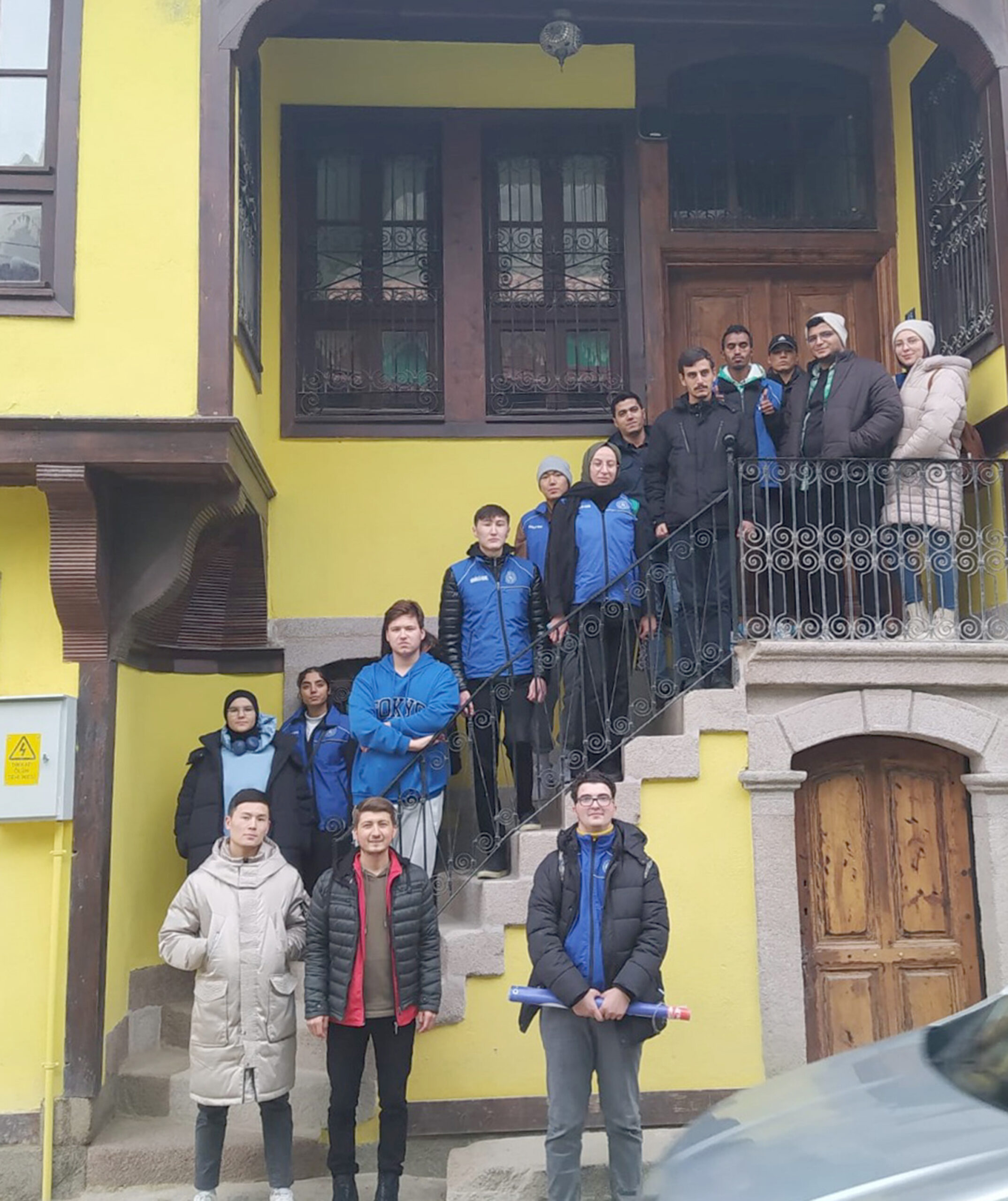 Afyonkarahisar Karahisar Gençlik Merkezi, gönüllü gençleri ile birlikte kentin tarihi