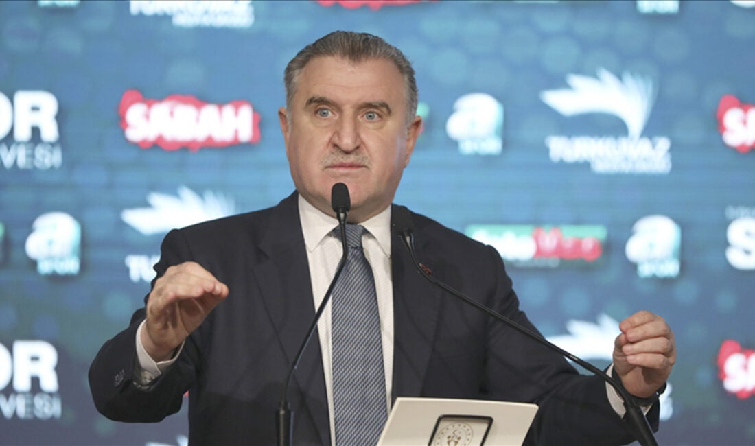 Gençlik ve Spor Bakanı Osman Aşkın Bak, Paris Olimpiyat Oyunları