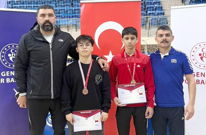Eskişehirli sporcular Grekoromen Güreş Şampiyonasında takım halinde Türkiye 3’üncüsü olurken,
