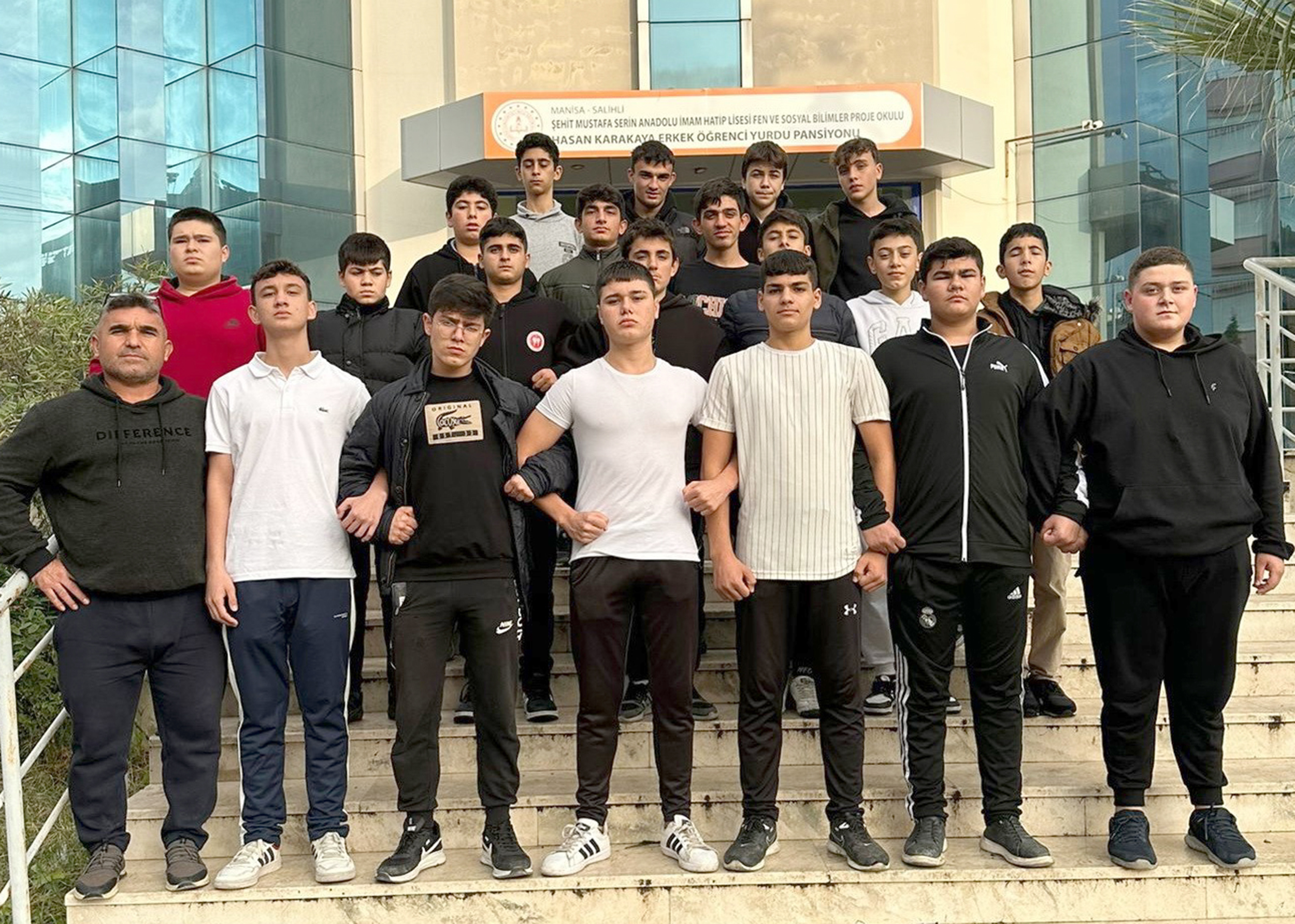 Manisa’nın Salihli ilçesindeki Şehit Mustafa Serin Anadolu İmam Hatip Lisesi