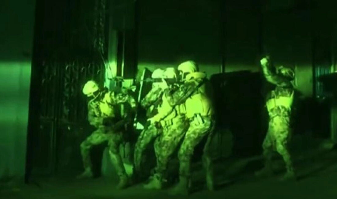 “Kahramanlar-38” Operasyonu: 189 şahıs yakalandı İçişleri Bakanı Ali Yerlikaya, 37 İlde DEAŞ Terör Örgütüne yönelik