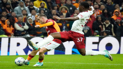 Galatasaray’ın milli futbolcusu Kerem Aktürkoğlu’nun, Manchester United maçında attığı gol
