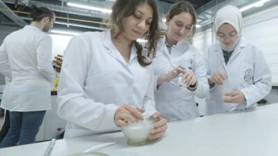 AFSÜ, 2021-2022 akademik yılında normal öğrenim süresi içinde eğitimi tamamlama