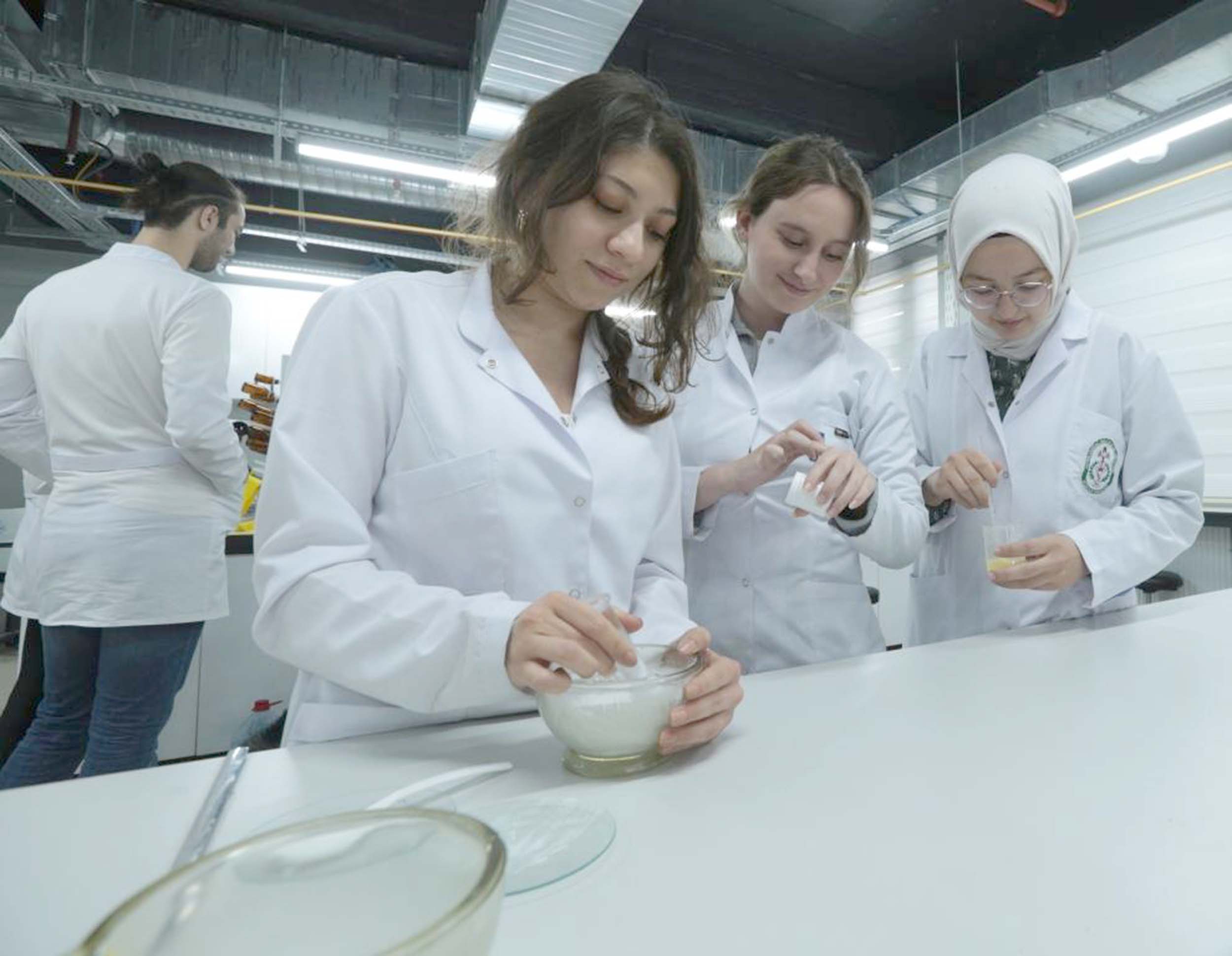 AFSÜ, 2021-2022 akademik yılında normal öğrenim süresi içinde eğitimi tamamlama