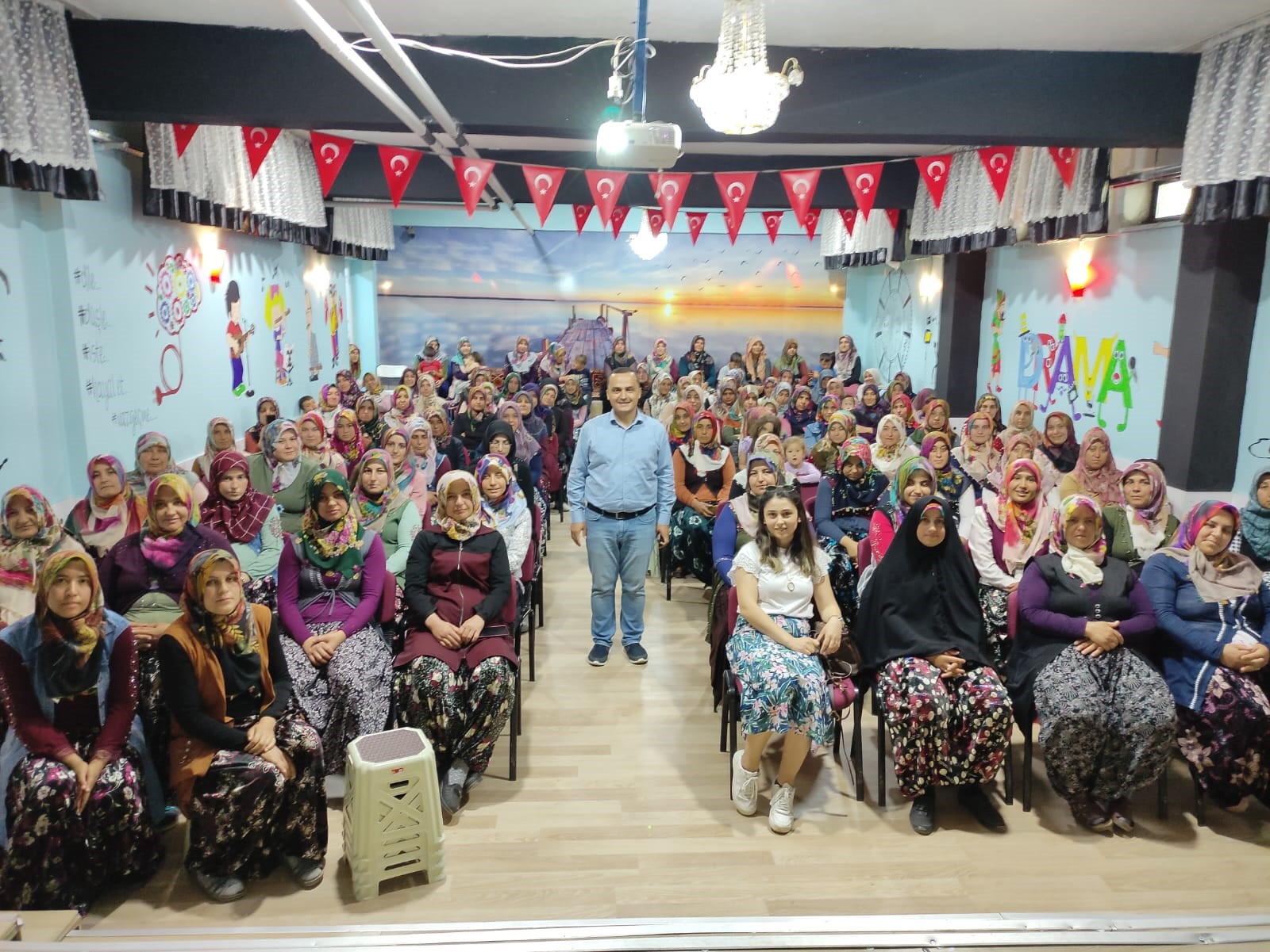 Afyonkarahisar Sandıklı 75. Yıl İlkokulu Müdürü Mehmet Yılmaz tarafından başlatılan