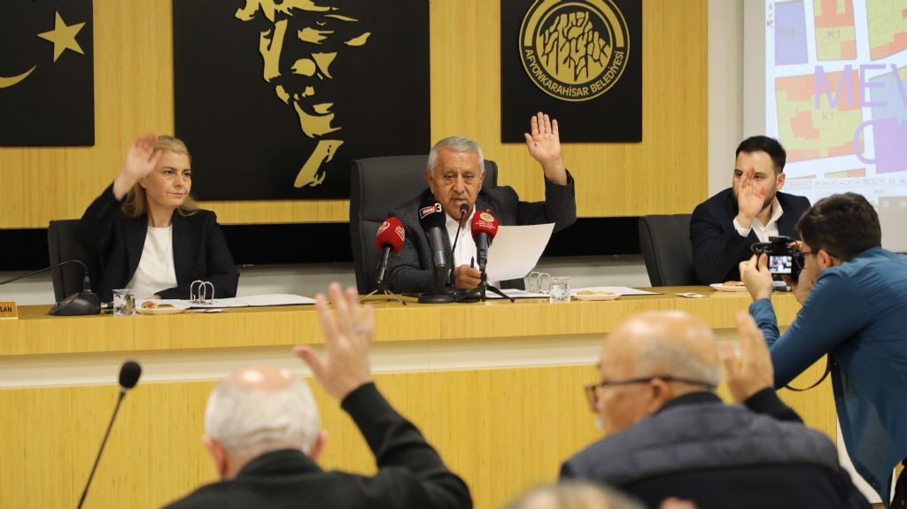 Afyonkarahisar Belediyesi tarafından yapılan yollar için vatandaşlardan katılım payı alınmayacağı