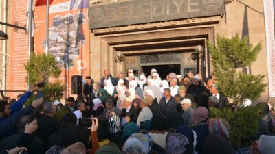 Afyonkarahisar’ın Sandıklı ilçesinde umre ziyareti yapmak isteyen vatandaşlar kutsal topraklara