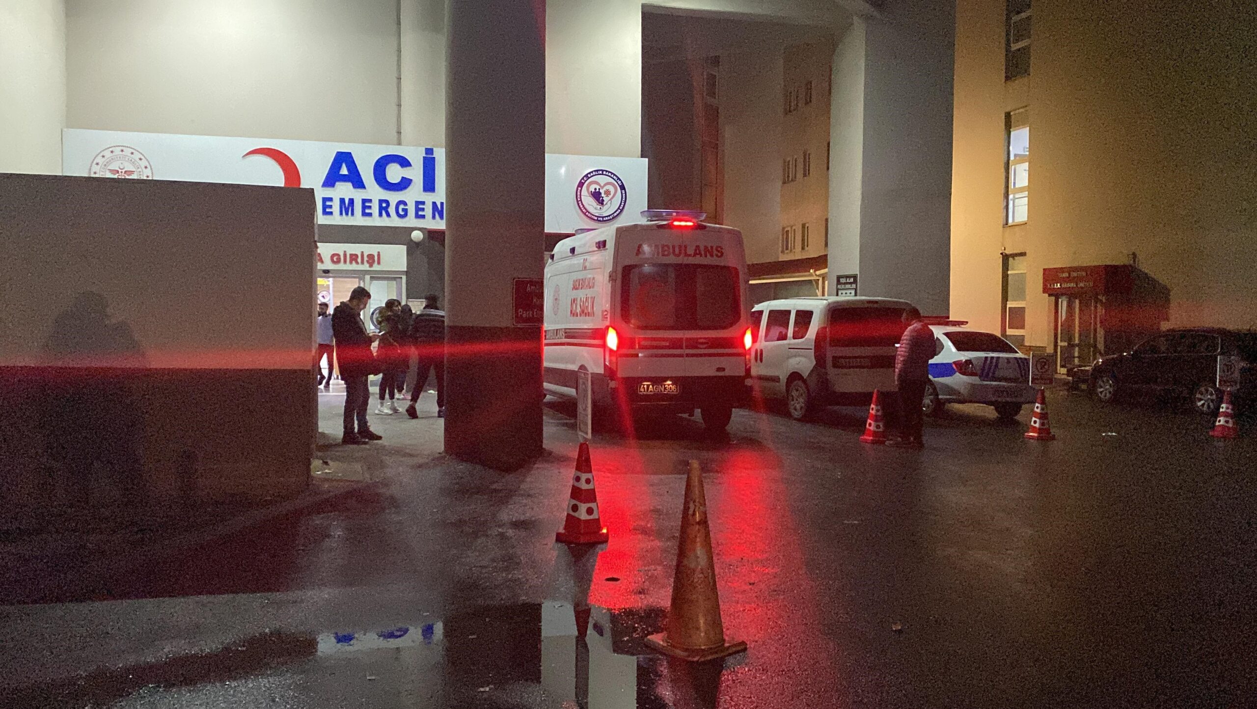 Kocaeli’nin Darıca ilçesinde bulunan hastanenin bahçesinde Sinan Doğan adlı şahıs