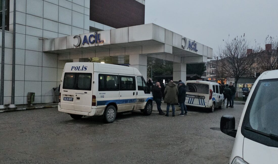 Sakarya’nın Sapanca ilçesinde devrilen arazi aracı UTV’nin altında kalan bir