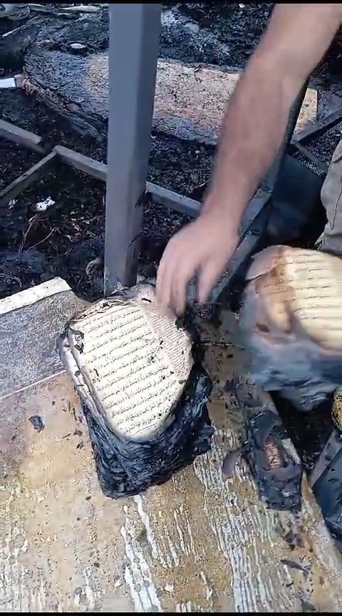 Kocaeli’nin Gölcük ilçesinde elektrik kontağından çıkan yangında işçilerin kaldığı 3