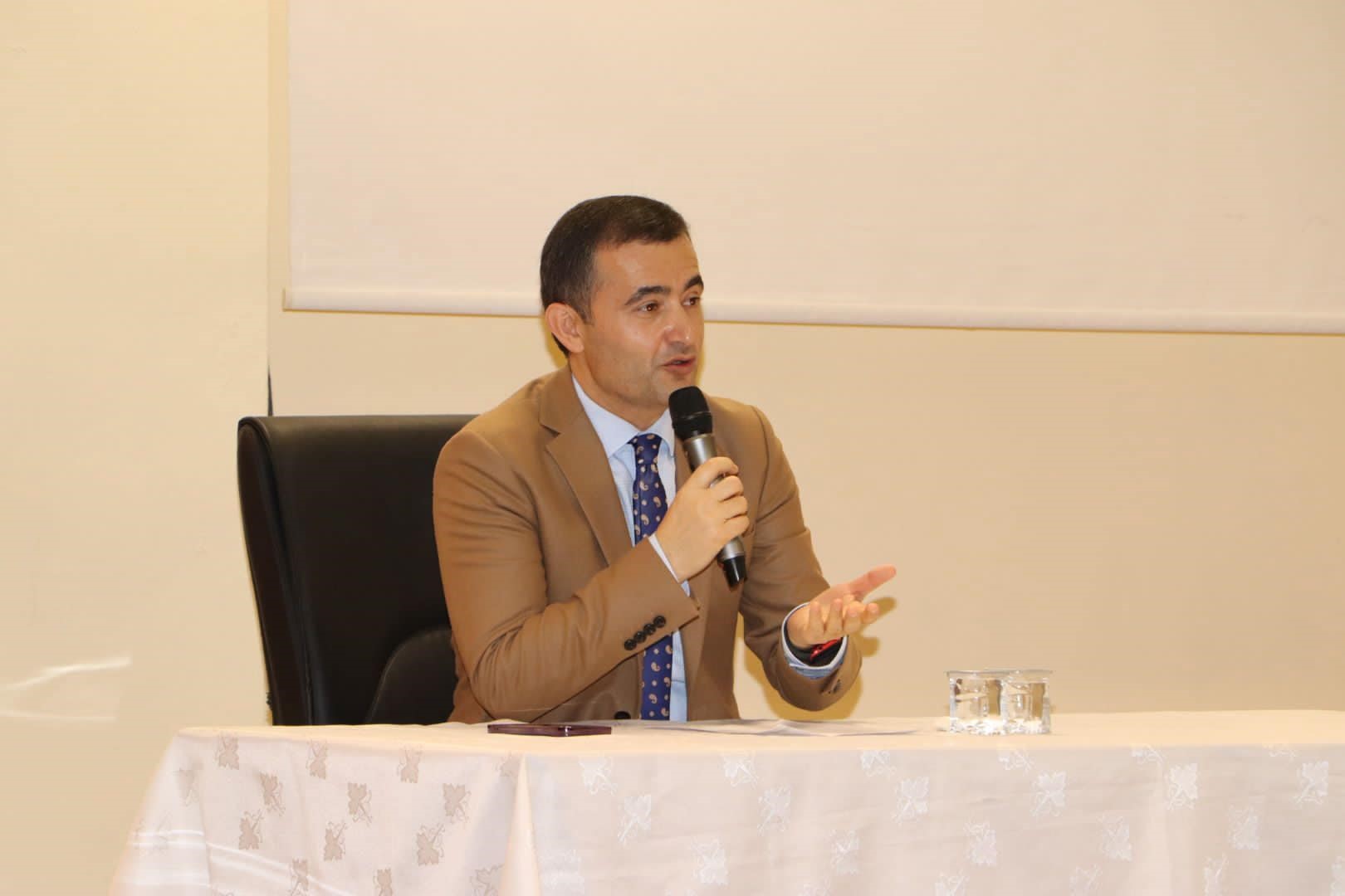 Afyonkarahisar Emirdağ Kaymakamı Osman Bilici, Sosyal Yardımlaşma ve Dayanışma Vakfı’nın