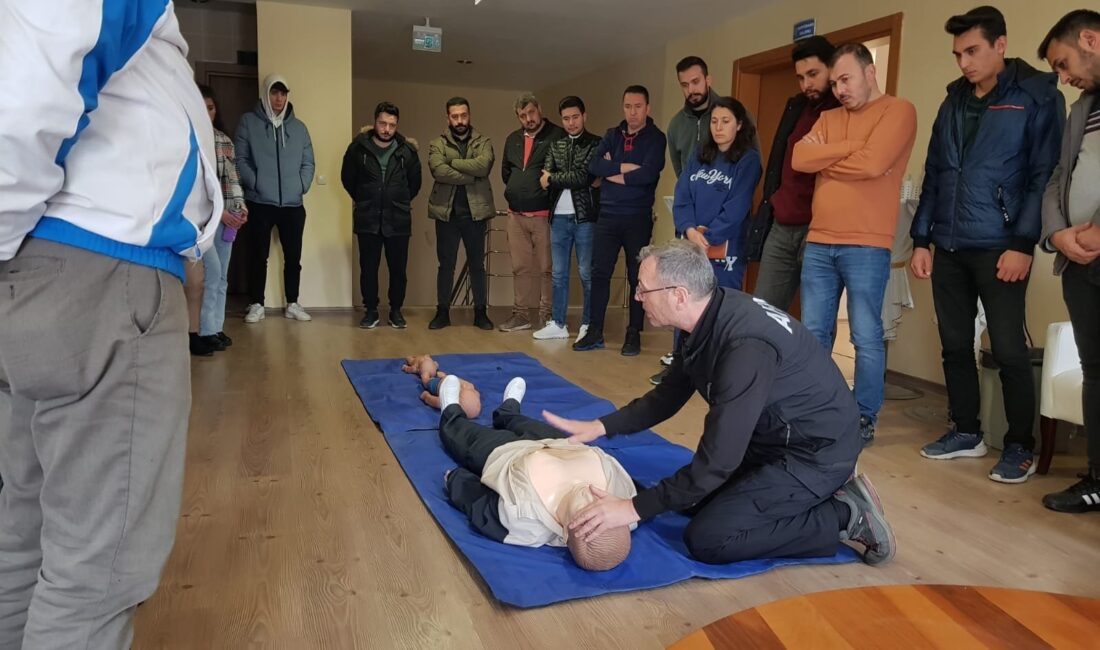 Afyonkarahisar Afet ve Acil Durum (AFAD) Müdürlüğü ekipleri tarafından Gençlik