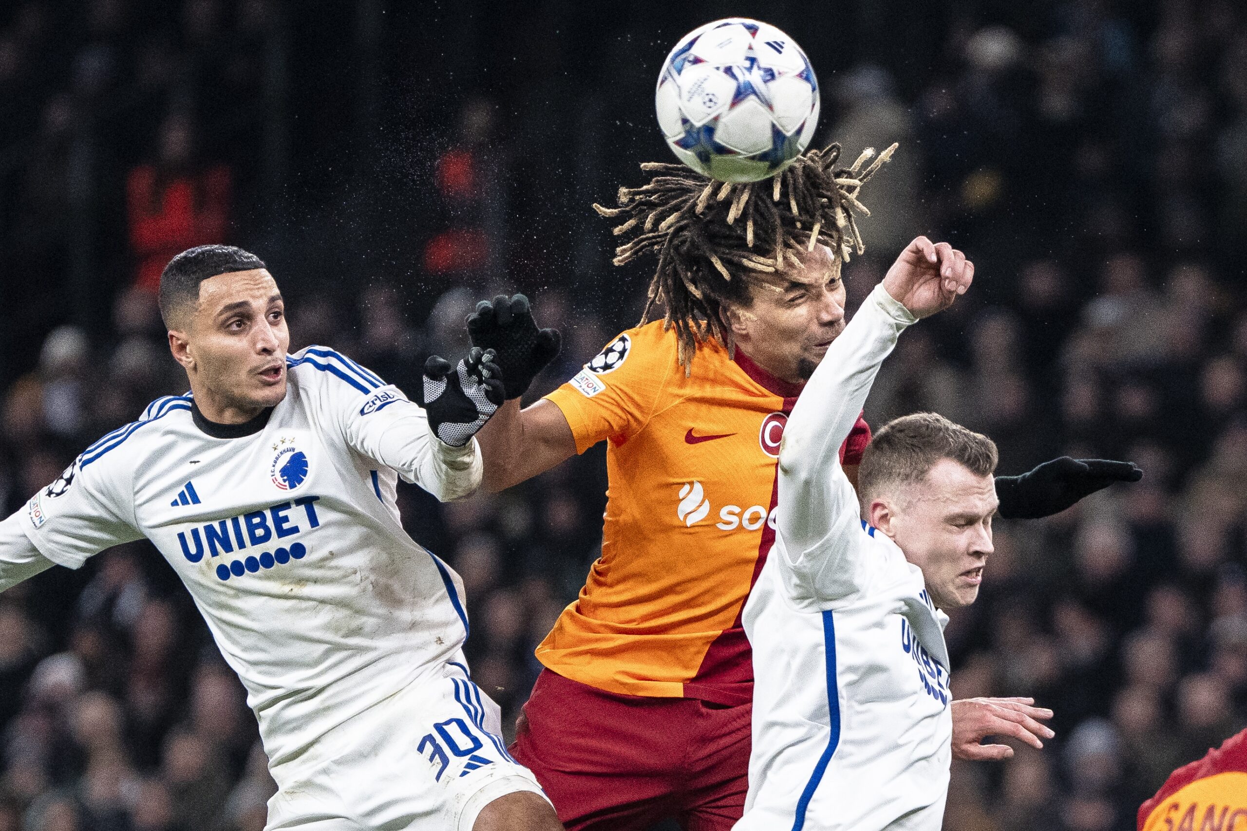 UEFA Şampiyonlar Ligi A Grubu 6. ve son maçında Galatasaray, deplasmanda