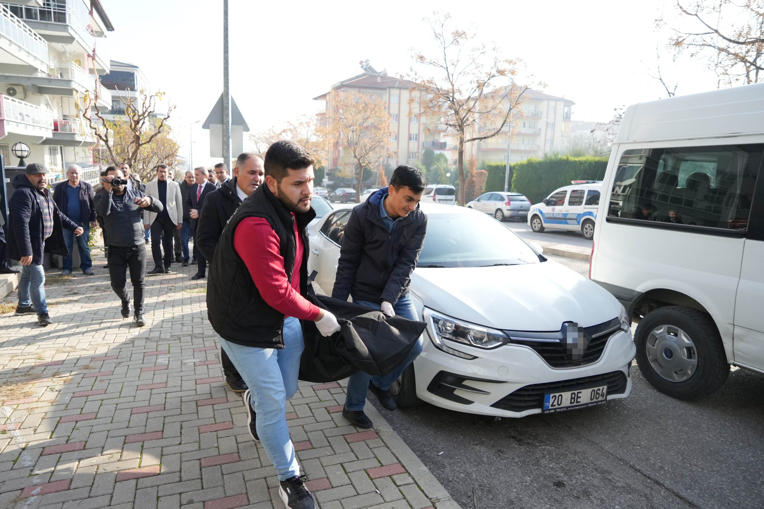 Denizli’nin Merkezefendi ilçesinde bulunan bir okulda müdür yardımcısı olarak görev