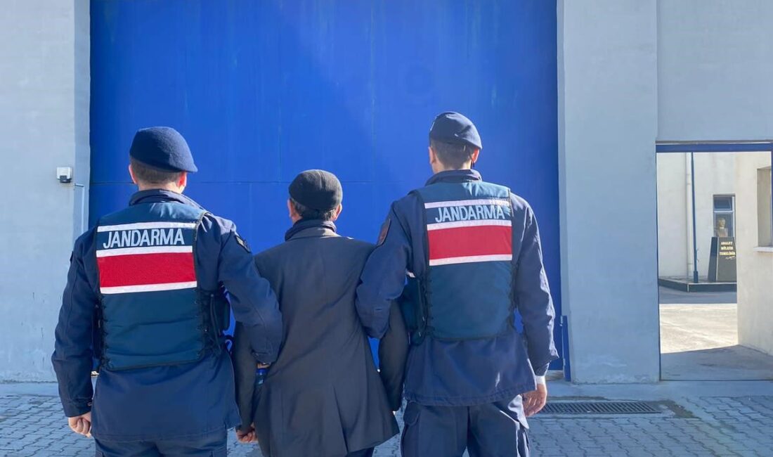 Afyonkarahisar’da 14 ayrı suçtan toplamda 37 yıl hapis cezasıyla aranan