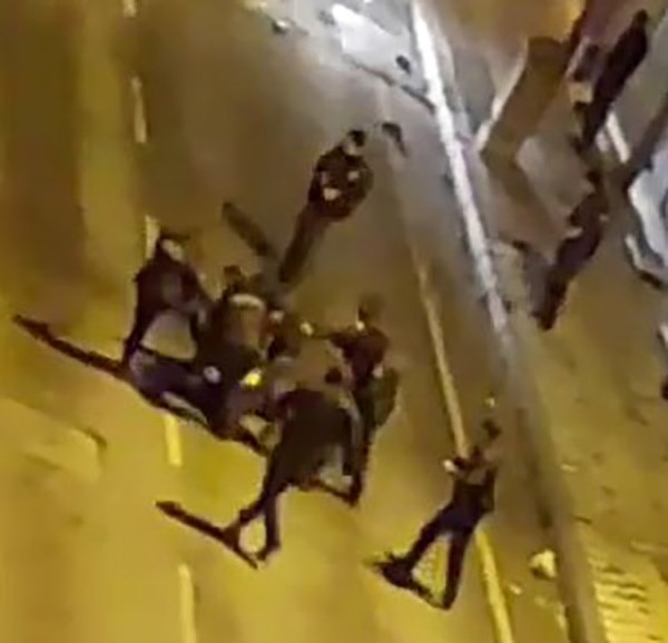 Afyonkarahisar’da kavgaya müdahale eden mahalle ve çarşı bekçisinin kafasına elindeki