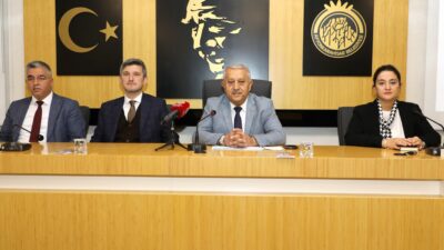 Afyonkarahisar Belediye Başkanı Mehmet Zeybek, sıcak asfalt çalışmalarında önemli yatırımlar