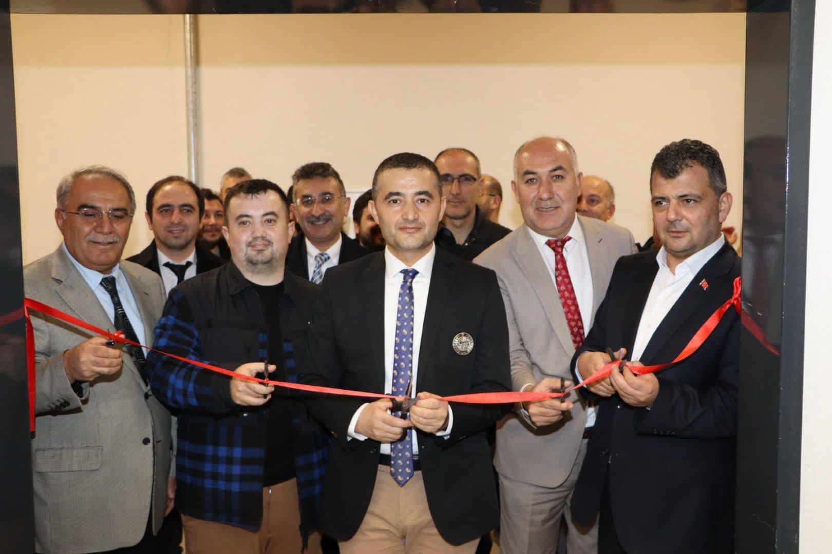 Afyonkarahisar’ın Emirdağ ilçesinde Mithat Paşa Ortaokulu’nda ‘Yıldız-Oktay Çıldır Sinema Salonu’