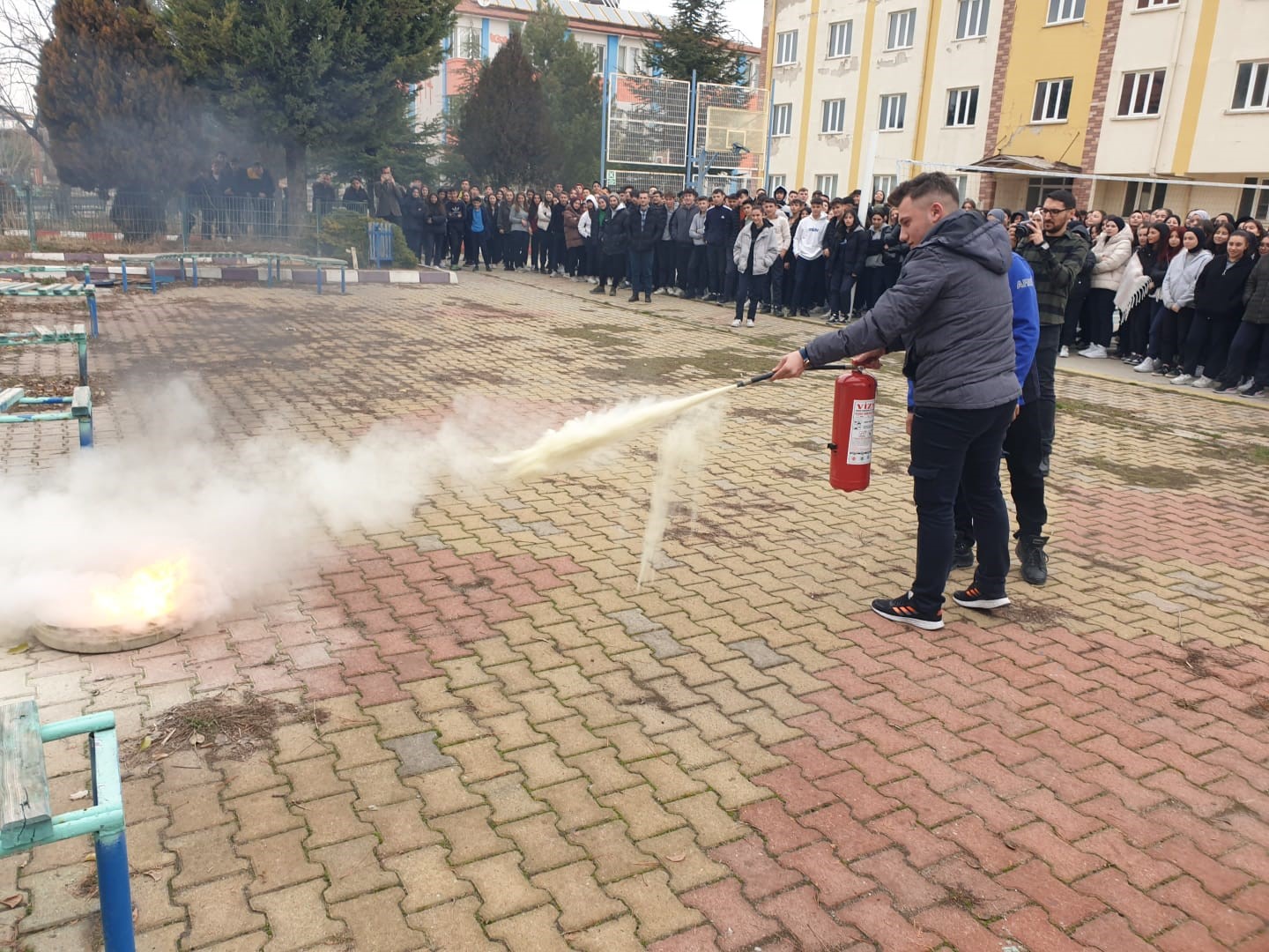 Afyonkarahisar İl Afet ve Acil Durum Müdürlüğü (AFAD) görevlileri 4