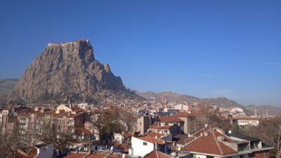 Afyonkarahisar yeni haftaya açık ve güneşli bir hava ile başladı.