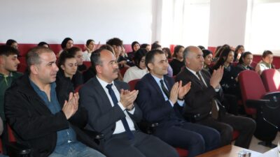 Afyonkarahisar Emirdağ Kaymakamı Osman Bilici, Aziziye Anadolu Lisesinde düzenlenen sınıflar