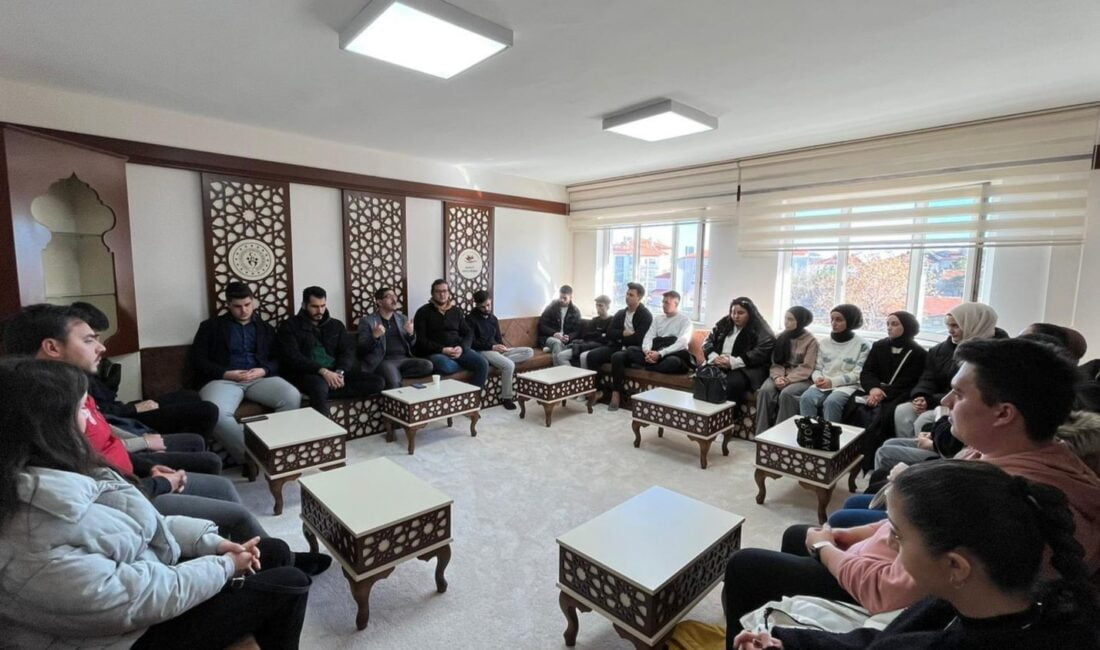 Afyonkarahisar Gençlik Merkezleri ile Yurt Müdürlüklerinde manevi rehber eşliğinde geçtiğimiz